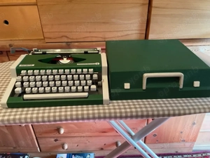 Olympus Schreibmaschine zuverkaufen.