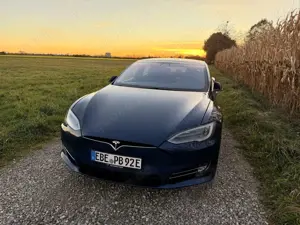Tesla Model S Bild 2