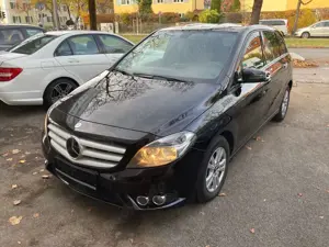 Mercedes-Benz B 180 CDI Sport+Navi/Klima/SHZ/Tempom/Park-Assistent+