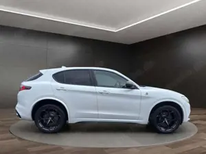 Alfa Romeo Stelvio Bild 3