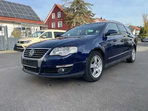Volkswagen Passat Variant 2.0TDI Highl. HU NEU+KLIMA+Sihz+SD+AHK+Leder+Temp