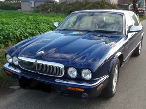 Jaguar XJ8