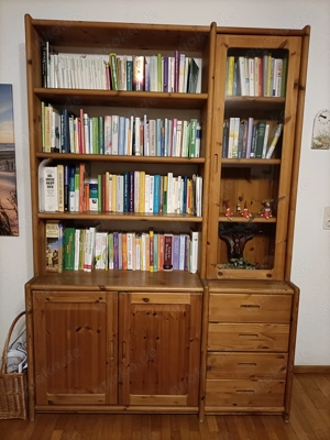 Schrankwand , auch zweiteilig aufstellbar 