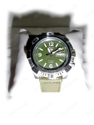 Armbanduhr von Seiko 5 Sports