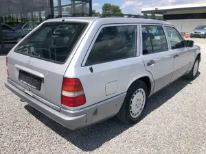 Mercedes-Benz E 200 T Automatik*AHK*Klimaanlage*Tempomat* - image 5