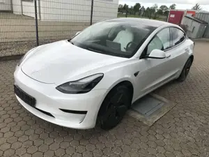 Tesla Model 3 RWD 60 kwH 208 kW (283 PS), Automatik, Heckantrieb