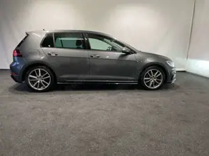 Volkswagen Golf VII R Line Kamera Navi SHZ CarPlay LED Bild 4