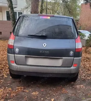 Renault Grand Scenic 1.9 dCi FAP Privilege Bild 5