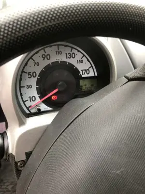 Peugeot 107 107  3-Türer 70 Petit Filou Bild 4