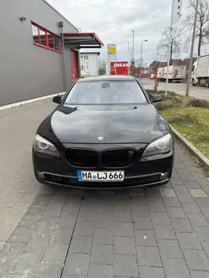 BMW 750 750i xDrive TÜV 11.26