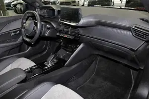 Peugeot 2008 DISTRONIC+PDC+LED+TOTWINKEL+NAVIGATION+18" Bild 5