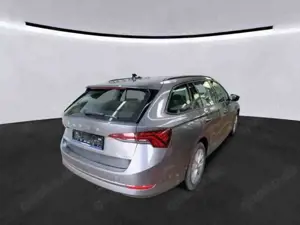 Skoda Octavia Combi iV AMBITION LED+NAVI+APP+ACC+SHZ Bild 3