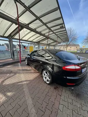 Ford Mondeo Mondeo 2.0 Ghia Bild 5