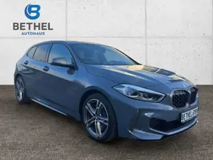 BMW 135 Mi xDrive Sportpaket Navi LED Vollleder Klima Bild 3