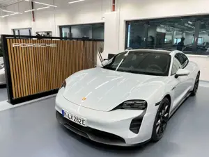 Porsche Taycan Taycan GTS Alcantara Eisgraumetallic