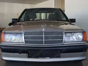 Mercedes-Benz 190 190 E 2.5-16 Bild 2