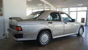 Mercedes-Benz 190 190 E 2.5-16 Bild 4