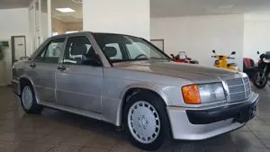 Mercedes-Benz 190 190 E 2.5-16 Bild 3