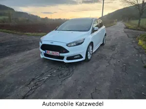 Ford Focus ST/1.Hand/Service + Tüv neu/Garantie!