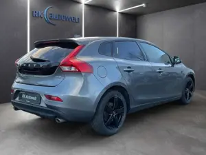 Volvo V40 Momentum Navi Park Distance Control Bild 4