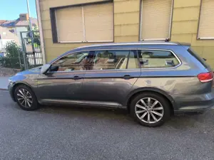 Volkswagen Passat 1.6 TDI (BlueMotion Technology) DSG Comfortline Bild 2