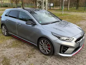 Kia Ceed / cee'd Ceed 1.6 GT DCT7*Navi*PANO*LED*ACC*SHZ*PDC*CAM*