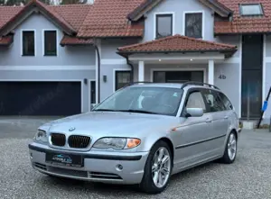 BMW 330 i *XENON*KLIMAAUTOMAT.*LEDER*NAVI*SCHALTGETRIEBE*