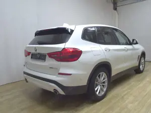 BMW X3 xDrive30e Advantage Navi LED Pano Hifi HuD Bild 5