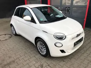 Fiat 500e Klimaautomatik, Carplay Bild 4