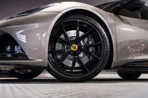 Lotus Emira 3.5 V6 First Edition RFK BLACK *SCHALTER* Bild 3