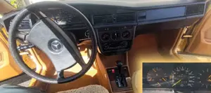 Mercedes-Benz 190 Oldtimer Bild 2