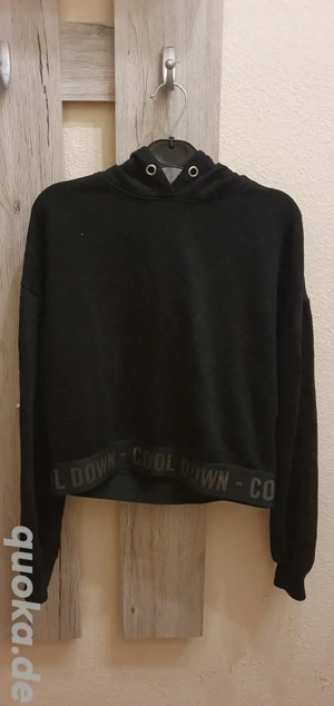 Schwarzer dünner Hoodie Kaputzenpullover von FB Sister Größe S(36) 