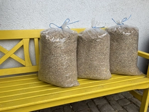 Hühner,  3 Säcke Weizen, Mais, Sonnenblumen - Mischung abzugeben Bild 3