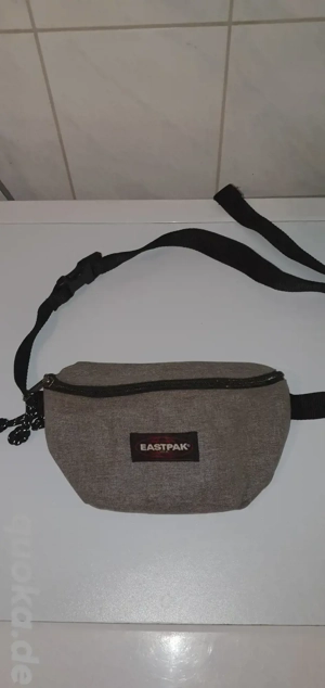 Eastpak Bauchtasche in Grau 