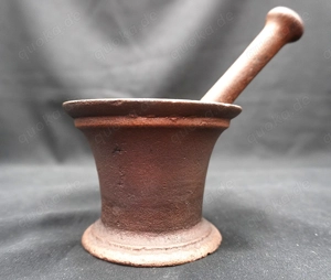 Mörser mit Stößel aus massivem Gußeisen