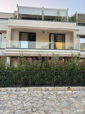      Luxusvilla mit 3 Schlafzimmern in einer exklusiven Wohnanlage in Lastva Grbaljska 