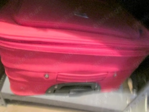 1 rosener  Koffer  ,  guter Zustand , leicht 