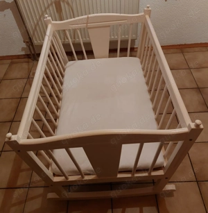 Wunderschöne Holzwiege