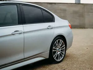 BMW 335 335i xDrive | BMW Scheckheft | M-Packet Bild 5