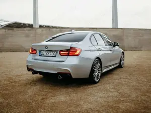 BMW 335 335i xDrive | BMW Scheckheft | M-Packet Bild 2