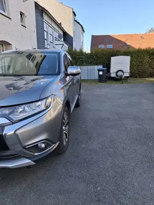 Mitsubishi Outlander 2.2 DI-D 4WD Aut. Plus Bild 4