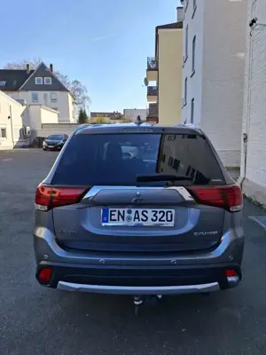 Mitsubishi Outlander 2.2 DI-D 4WD Aut. Plus Bild 5