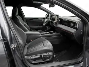 Volkswagen Passat Variant 2.0 TDI R-Line DSG AHK IQ.DRIV Bild 2