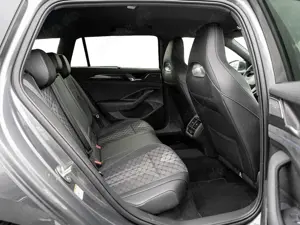 Volkswagen Passat Variant 2.0 TDI R-Line DSG AHK IQ.DRIV Bild 4