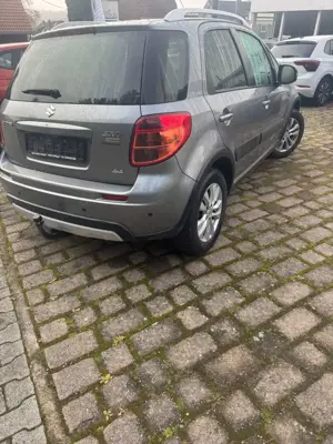 Suzuki SX4 Bild 2