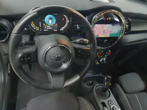 MINI Cooper SE Mini Essential Trim Bild 5