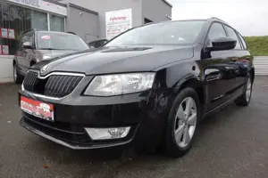Skoda Octavia Combi Elegance DSG-Navi-Pano