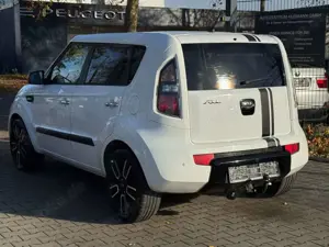 Kia Soul SOUL 1.6 CVVT KLIMA LEDER AHK TÜV 3/27 1.HAND Bild 3