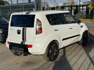 Kia Soul SOUL 1.6 CVVT KLIMA LEDER AHK TÜV 3/27 1.HAND Bild 4