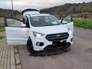 Ford Kuga 2.0 TDCi 4x4 Aut. ST-Line NEUER MOTOR Bild 5